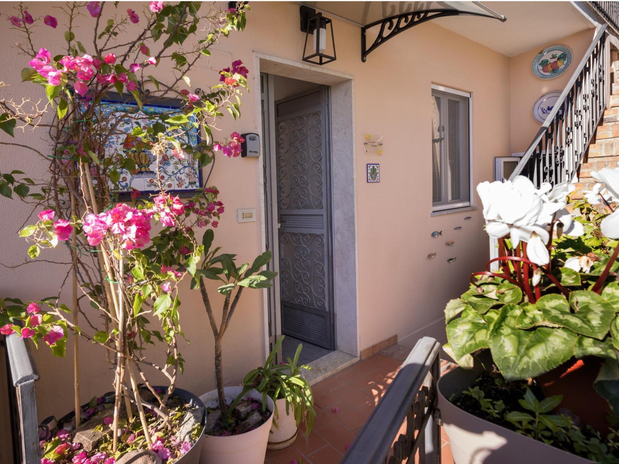 Casa Del Presidente Apartment Taormina Luaran gambar